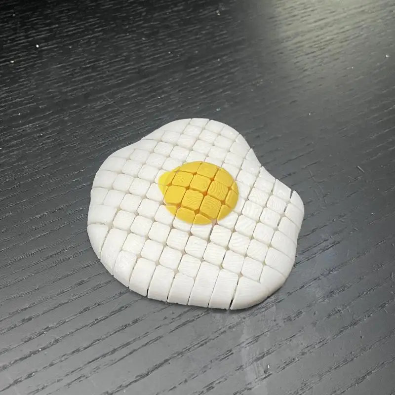 3D Printing Food - ของเล่นไข่ดาวแบบขยับได้ – ของตกแต่งโต๊ะน่ารักและช่วยผ่อนคลายความเครียดสำหรับนักเรียนและพนักงานออฟฟิศ (สีขาว/สีเหลือง)